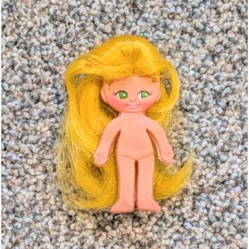 Vintage 1969 Ideal Mini Flatsy Doll 2.5" Yellow Hair